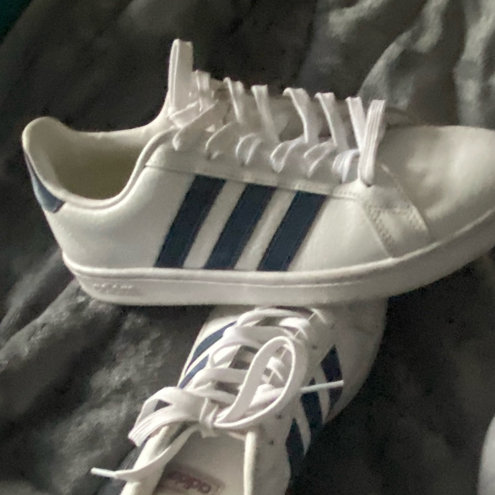 Adidas women’s shoes size us 9